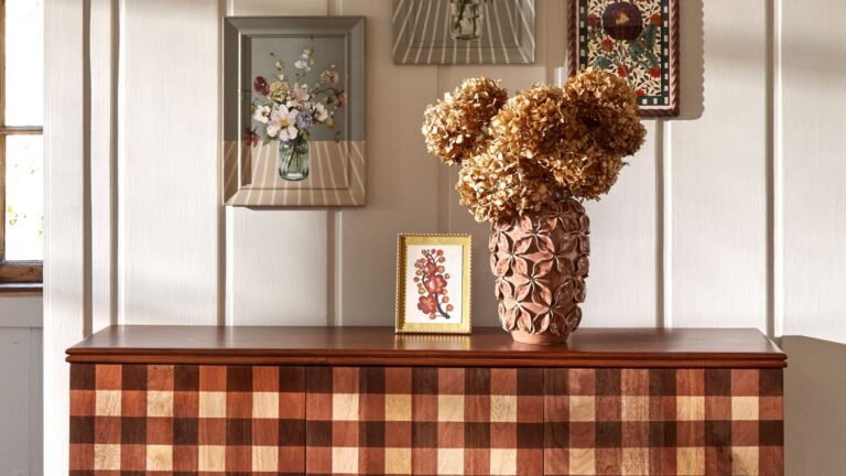 I instantly fell in love with this Dunelm gingham sideboard