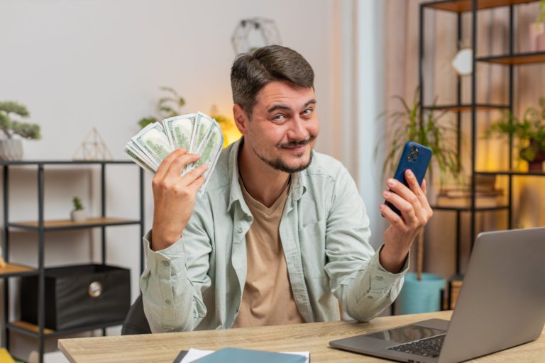 4 Financial Goals Everyone Should Have (and How to Achieve Them)
